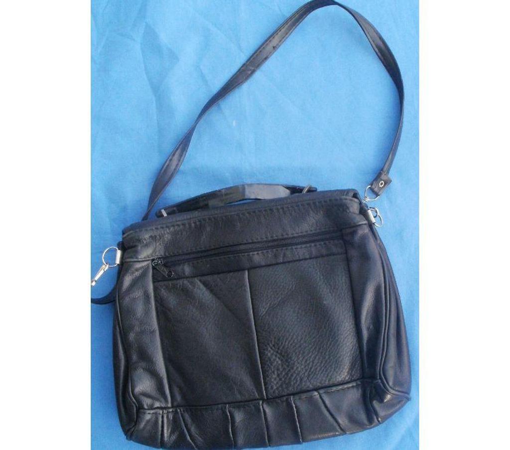 Accessoires - Bagagerie Tarn-et-Garonne Montauban - 82000 - Photos Vivastreet Sac à mains noir à 6 compartiments