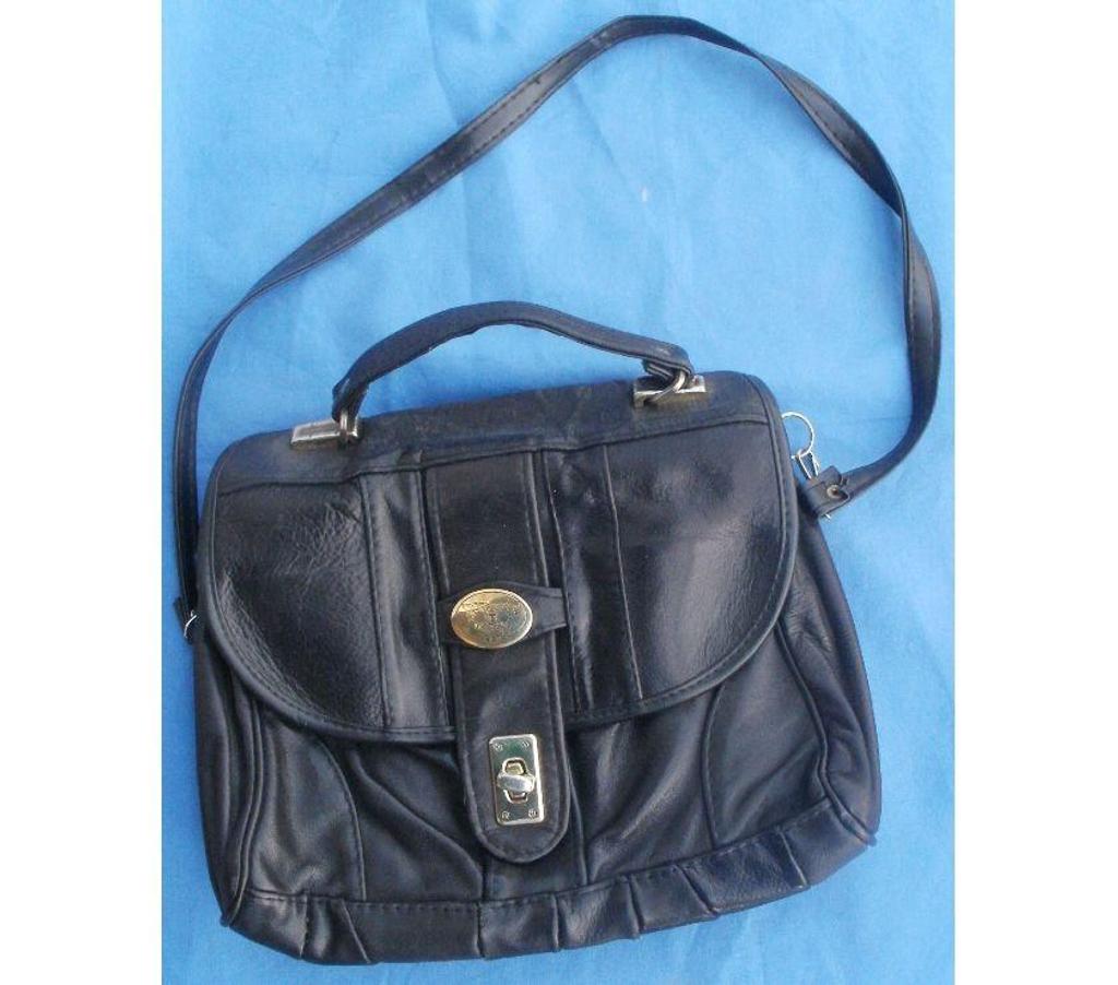 Accessoires - Bagagerie Tarn-et-Garonne Montauban - 82000 - Photos Vivastreet Sac à mains noir à 6 compartiments