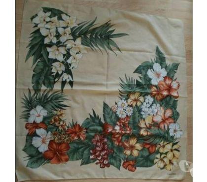 Accessoires & Bagagerie Montauban Tarn-et-Garonne - Photos Vivastreet Foulard CASTELLANI (Italie) Carré de 76 cm