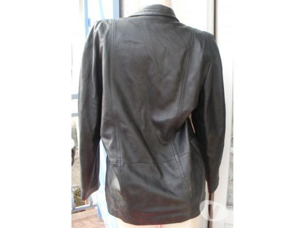 Vêtements occasion Tarn-et-Garonne Montauban - 82000 - Photos Vivastreet Blouson noir en cuir d'agneau FRANCE VET T. 4244