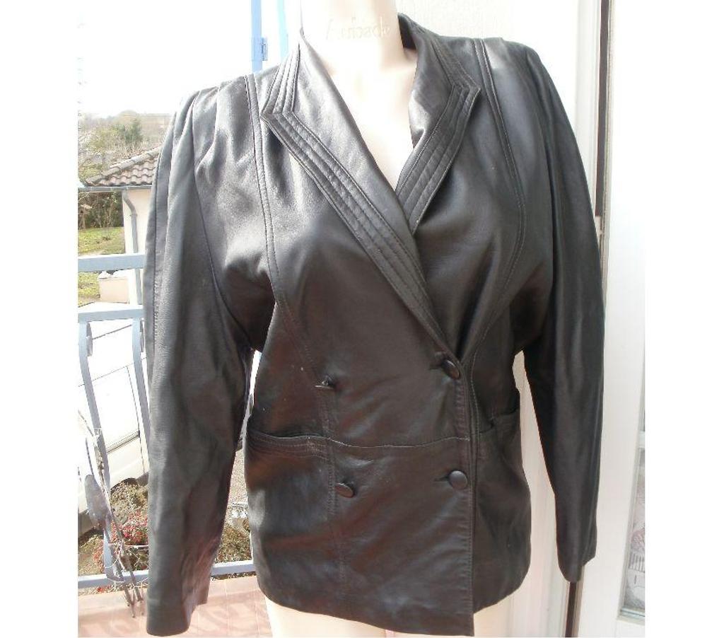 Vêtements occasion Tarn-et-Garonne Montauban - 82000 - Photos Vivastreet Blouson noir en cuir d'agneau FRANCE VET T. 4244