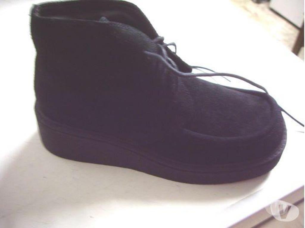 Chaussures Bas-Rhin Bouxwiller - 67330 - Photos Vivastreet Derbys Noir en daim à lacets pt 38-neuves- à 8 €