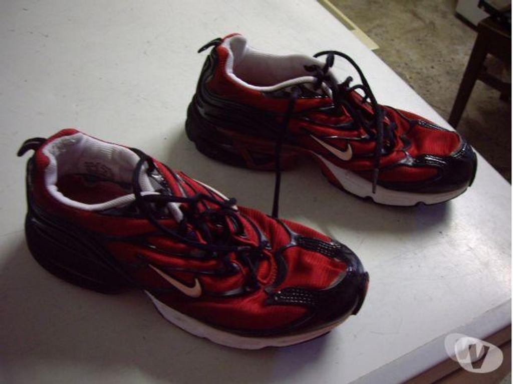 Chaussures Bas-Rhin Bouxwiller - 67330 - Photos Vivastreet Joggers à lacets Rouge-Noir pt 40 à 4 €