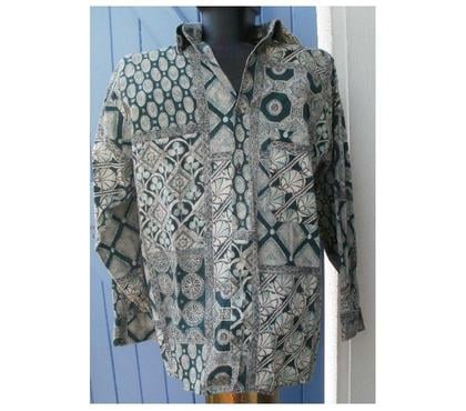 Vêtements occasion Montauban Tarn-et-Garonne - Photos Vivastreet Chemise style retro FICTIF Taille 2