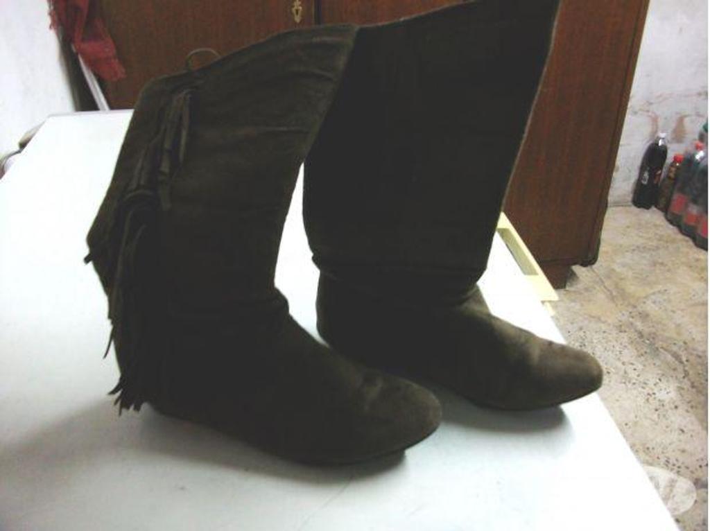 Chaussures Bas-Rhin Bouxwiller - 67330 - Photos Vivastreet Bottines Marron daim à franges pt 38 à 7 €