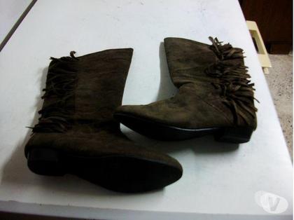 Chaussures Bouxwiller Bas-Rhin - Photos Vivastreet Bottines Marron daim à franges pt 38 à 7 €