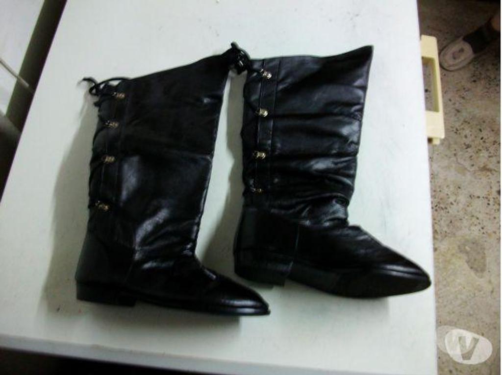 Chaussures Bas-Rhin Bouxwiller - 67330 - Photos Vivastreet Bottes Noir Vernies à lacets arrière pointure 38 à 8 €