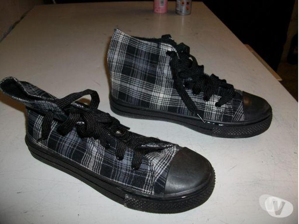 Chaussures Bas-Rhin Bouxwiller - 67330 - Photos Vivastreet Basket hautes noir quadrillées pt 38-neuves- à 7 €