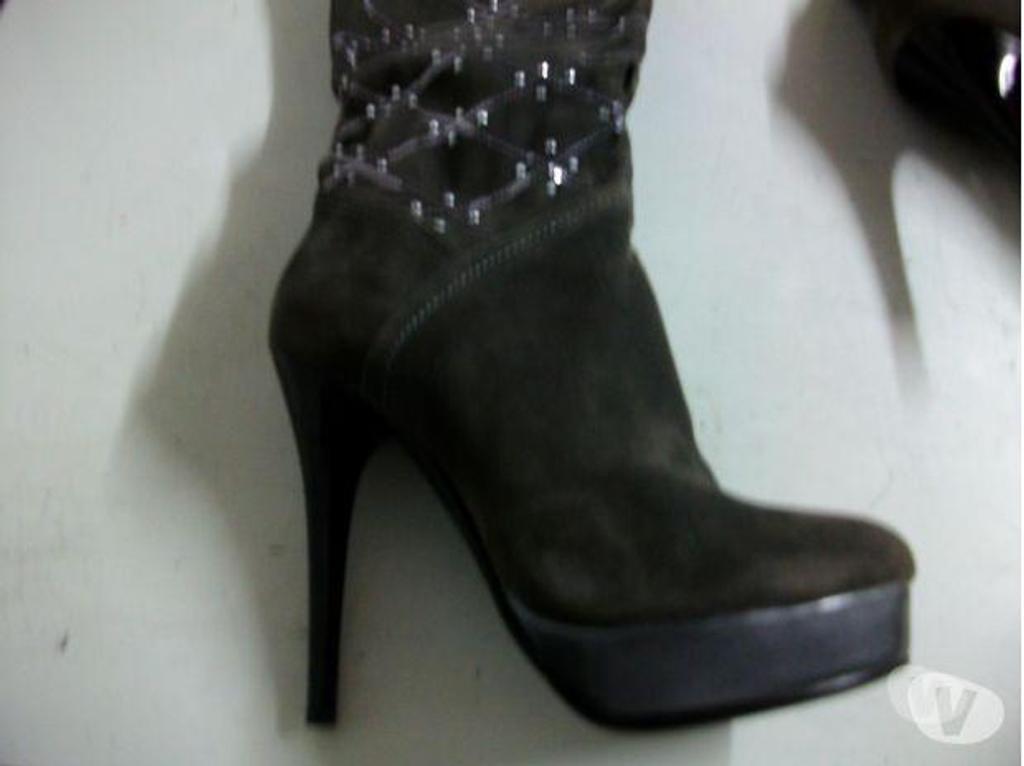 Chaussures Bas-Rhin Bouxwiller - 67330 - Photos Vivastreet Bottes à talons 13 cm Gris Brillants pt 39-neuves