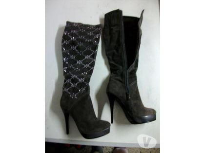 Chaussures et bottes occasion Bouxwiller Bas-Rhin - Photos Vivastreet Bottes à talons 13 cm Gris Brillants pt 39-neuves