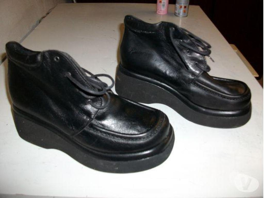 Chaussures Bas-Rhin Bouxwiller - 67330 - Photos Vivastreet Derbys Noir à grosse semelle pt 39-neuves- à 7 €
