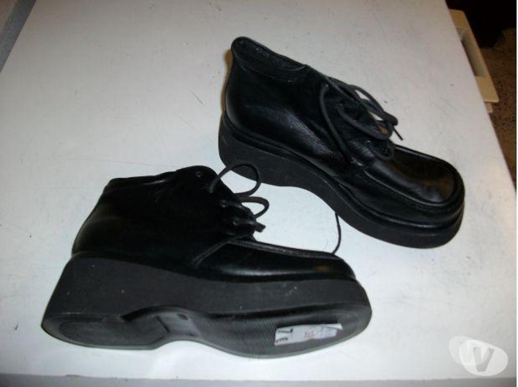 Chaussures Bas-Rhin Bouxwiller - 67330 - Photos Vivastreet Derbys Noir à grosse semelle pt 39-neuves- à 7 €