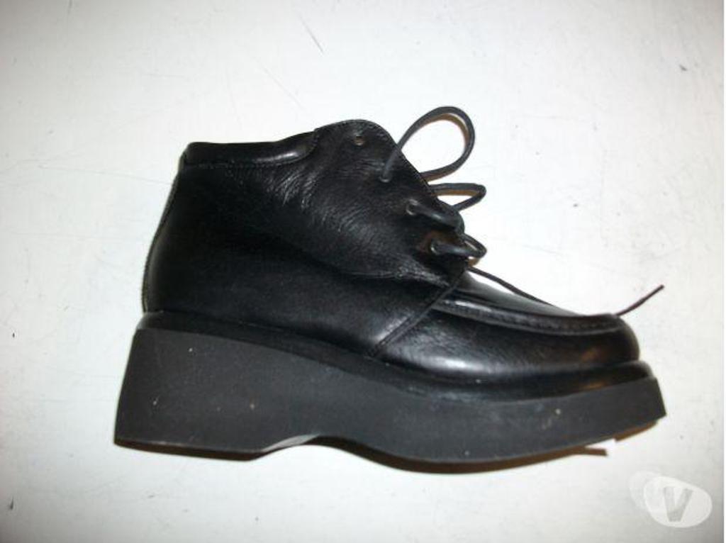 Chaussures Bas-Rhin Bouxwiller - 67330 - Photos Vivastreet Derbys Noir à grosse semelle pt 39-neuves- à 7 €