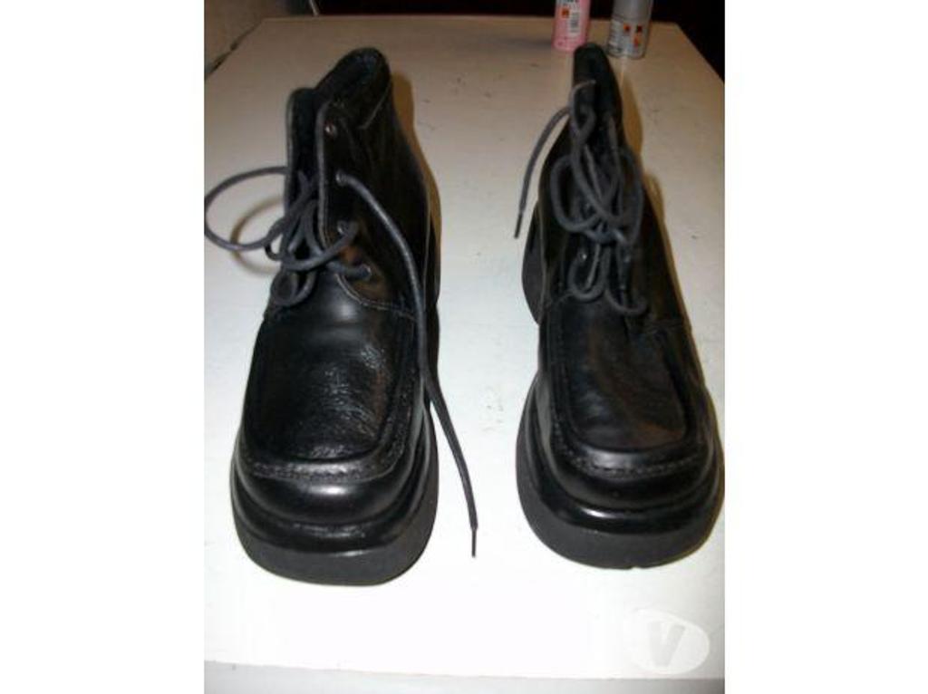 Chaussures Bas-Rhin Bouxwiller - 67330 - Photos Vivastreet Derbys Noir à grosse semelle pt 39-neuves- à 7 €