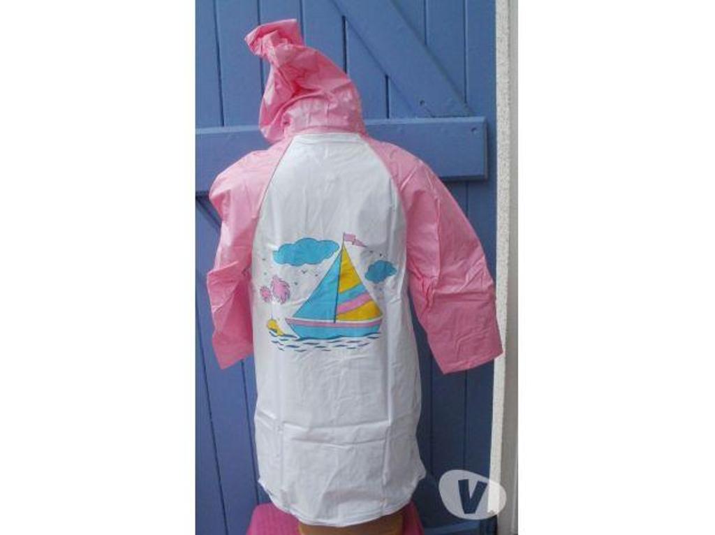 Vêtements occasion Tarn-et-Garonne Montauban - 82000 - Photos Vivastreet Imperméable neuf 2 ans 3 ans ou 5 ans