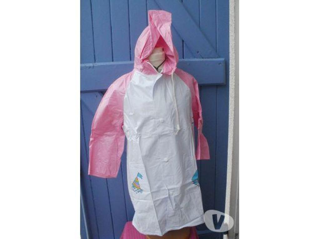 Vêtements occasion Tarn-et-Garonne Montauban - 82000 - Photos Vivastreet Imperméable neuf 2 ans 3 ans ou 5 ans