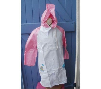 Vêtements occasion Montauban Tarn-et-Garonne - Photos Vivastreet Imperméable neuf 2 ans 3 ans ou 5 ans