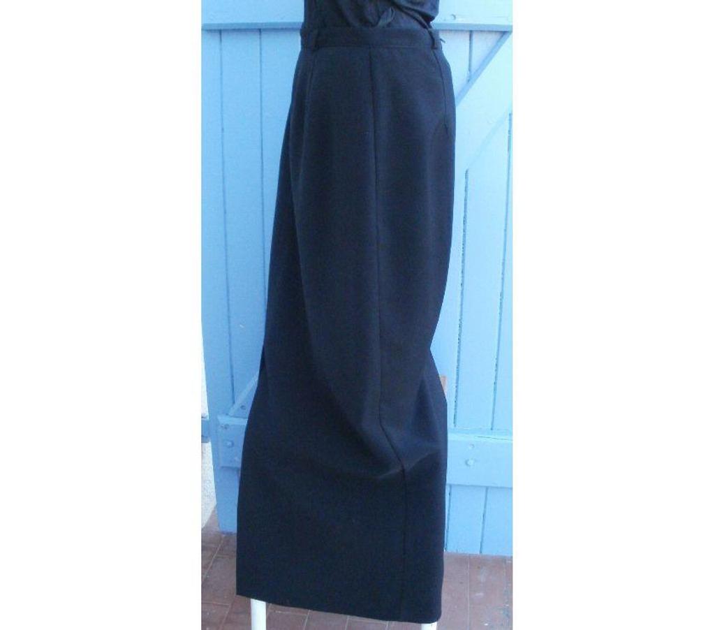 Vêtements occasion Tarn-et-Garonne Montauban - 82000 - Photos Vivastreet Jupe longue noire Jacqueline RIU, taille 38