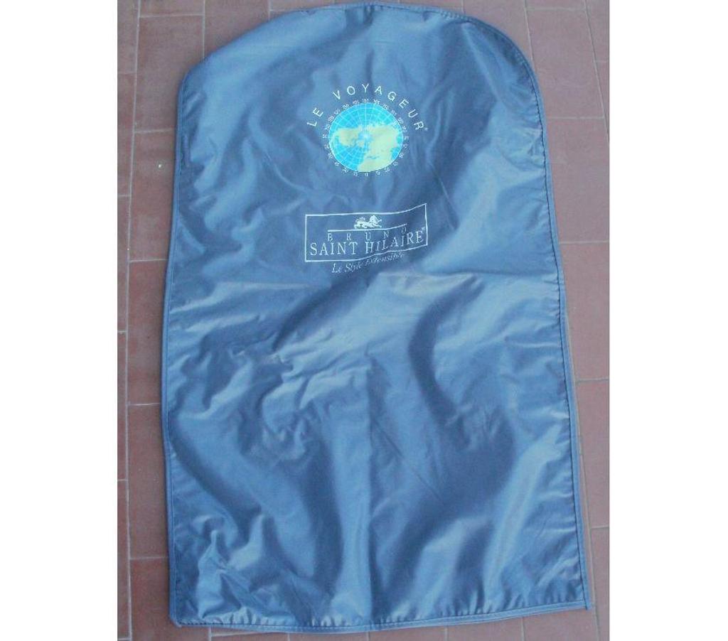 Accessoires - Bagagerie Tarn-et-Garonne Montauban - 82000 - Photos Vivastreet Housse de protection pour vêtement Bruno St Hilaire