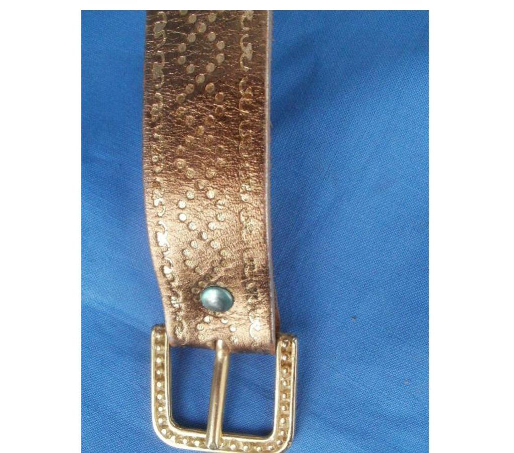 Accessoires - Bagagerie Tarn-et-Garonne Montauban - 82000 - Photos Vivastreet Ceinture dorée croute de cuir 85 cm