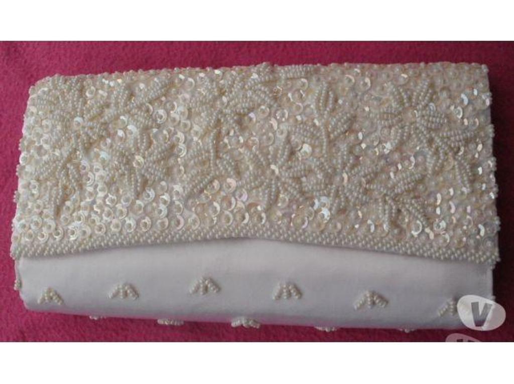Accessoires - Bagagerie Tarn-et-Garonne Montauban - 82000 - Photos Vivastreet Pochette neuve, décorée de petites perles