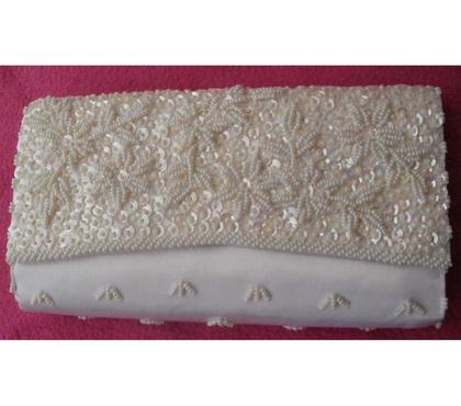 Accessoires & Bagagerie Montauban Tarn-et-Garonne - Photos Vivastreet Pochette neuve, décorée de petites perles