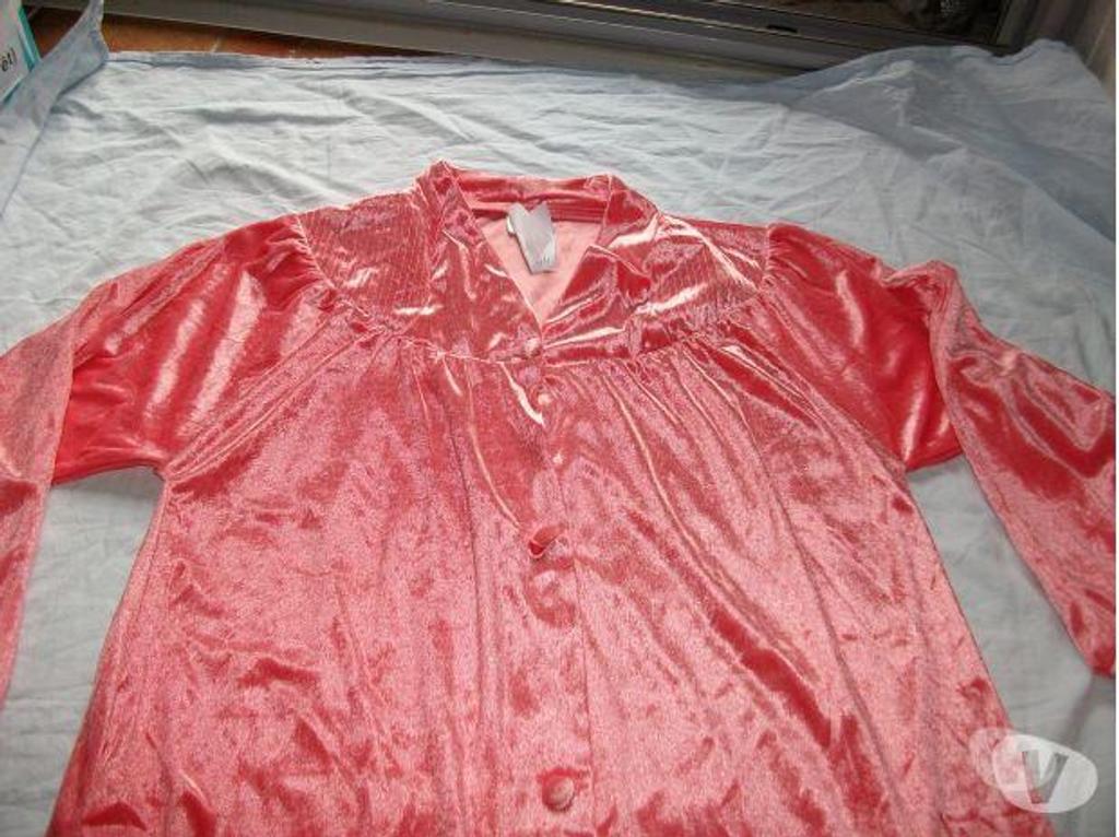 Vêtements occasion Bas-Rhin Bouxwiller - 67330 - Photos Vivastreet Robes de Chambre T42-44 à T46-48 - neuves