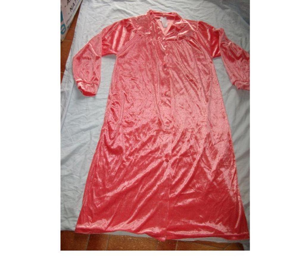 Vêtements occasion Bas-Rhin Bouxwiller - 67330 - Photos Vivastreet Robes de Chambre à boutons T42-44 à T58-60
