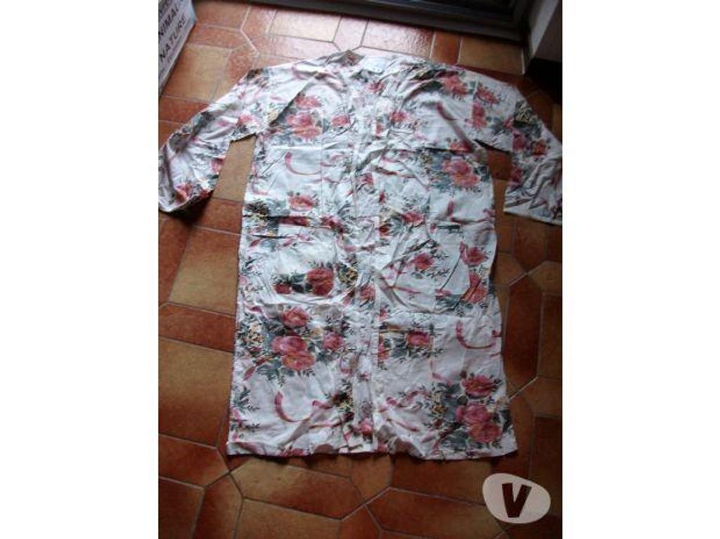 Vêtements occasion Bas-Rhin Bouxwiller - 67330 - Photos Vivastreet Peignoirs en Tissu Taille S à Taille 50-52