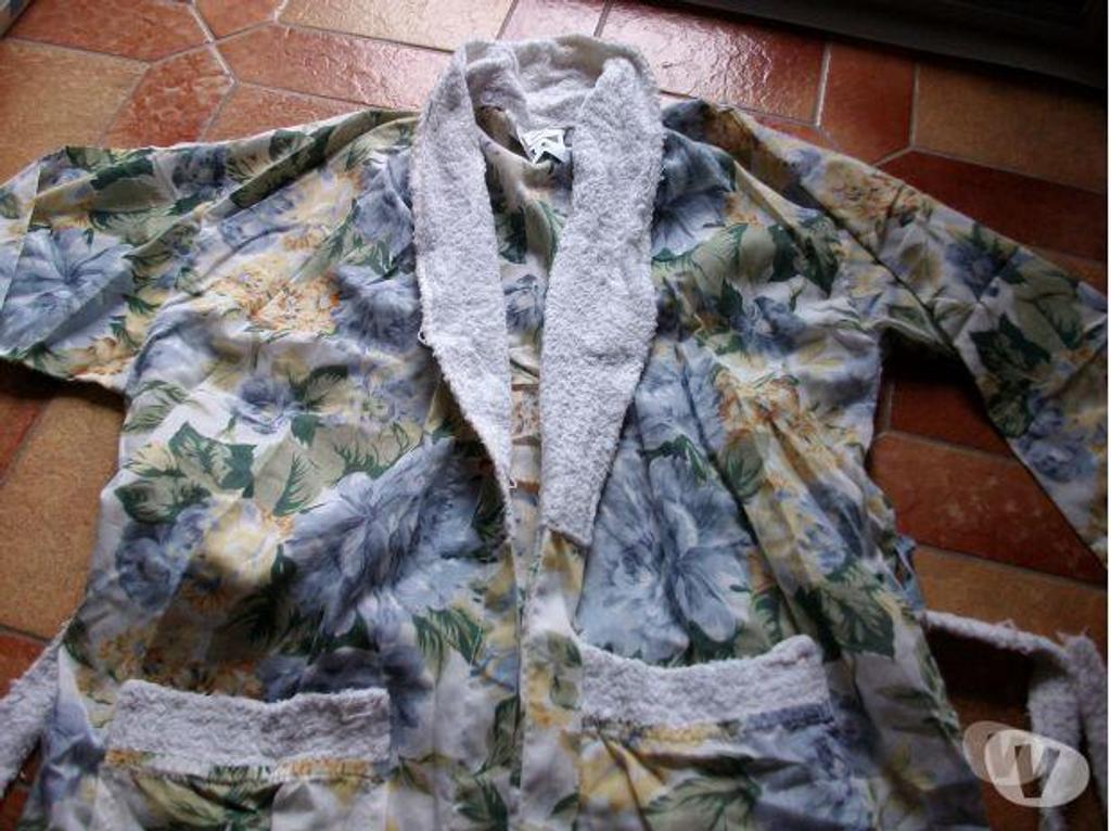 Vêtements occasion Bas-Rhin Bouxwiller - 67330 - Photos Vivastreet Peignoirs en Tissu Taille S à Taille 50-52