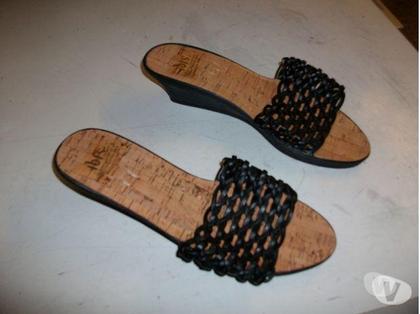 Chaussures et bottes occasion Bouxwiller Bas-Rhin - Photos Vivastreet Mules à bandes Noir tressé pointure 39-neuves