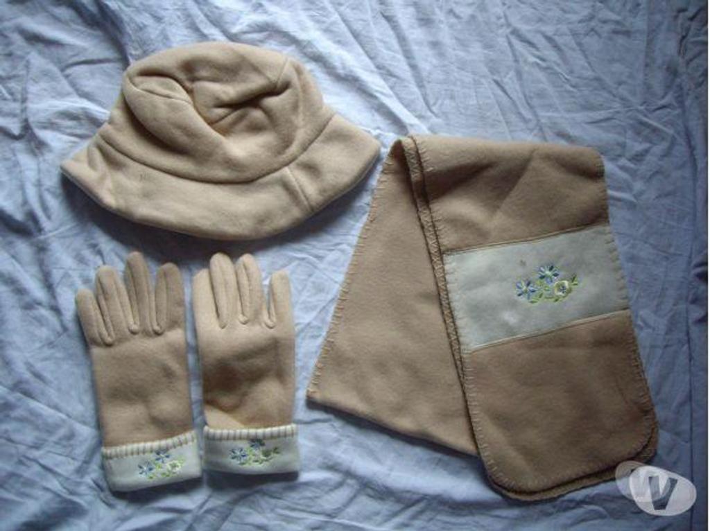 Accessoires - Bagagerie Bas-Rhin Bouxwiller - 67330 - Photos Vivastreet Lot Gants + Echarpe Femme