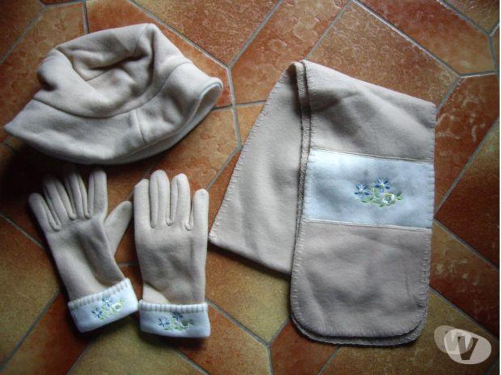 Accessoires - Bagagerie Bas-Rhin Bouxwiller - 67330 - Photos Vivastreet Lot Gants + Echarpe Femme
