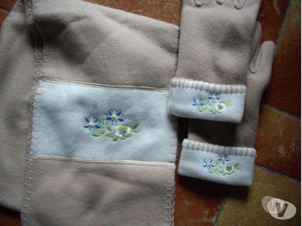 Accessoires - Bagagerie Bas-Rhin Bouxwiller - 67330 - Photos Vivastreet Lot Gants + Echarpe Femme