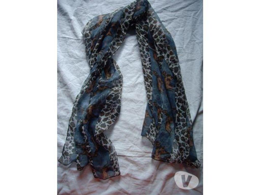 Accessoires - Bagagerie Bas-Rhin Bouxwiller - 67330 - Photos Vivastreet Foulards femme à 1 € pièce