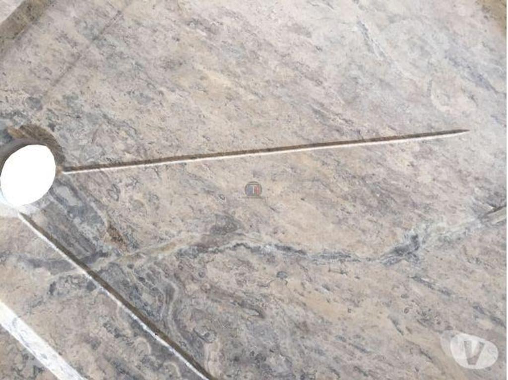 Décoration - art Var Forcalqueiret - 83136 - Photos Vivastreet Travertin Gris Silver Bac A Douche Angle 80 x 80 cm