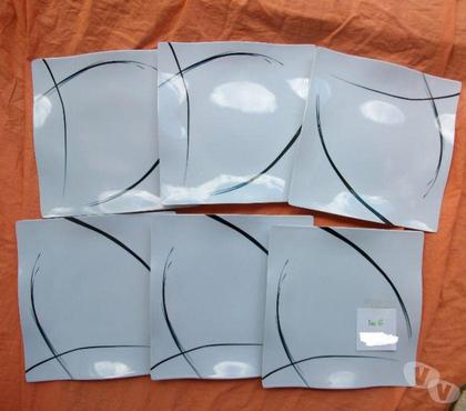 Ameublement - art de la table Bouxwiller Bas-Rhin - Photos Vivastreet Lot de 6 assiettes carrées en plastique à 2 €