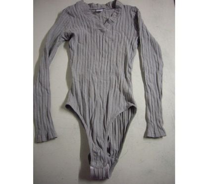 Vêtements Bouxwiller Bas-Rhin - Photos Vivastreet Bodys manches longues Taille S à T. 4244 à 2,50 €
