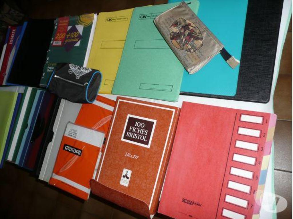 Accessoires - Bagagerie Seine-et-Marne Meaux - 77100 - Photos Vivastreet FOURNITURES BUREAU : CAHIER, FICHES BRISTOL, etc 