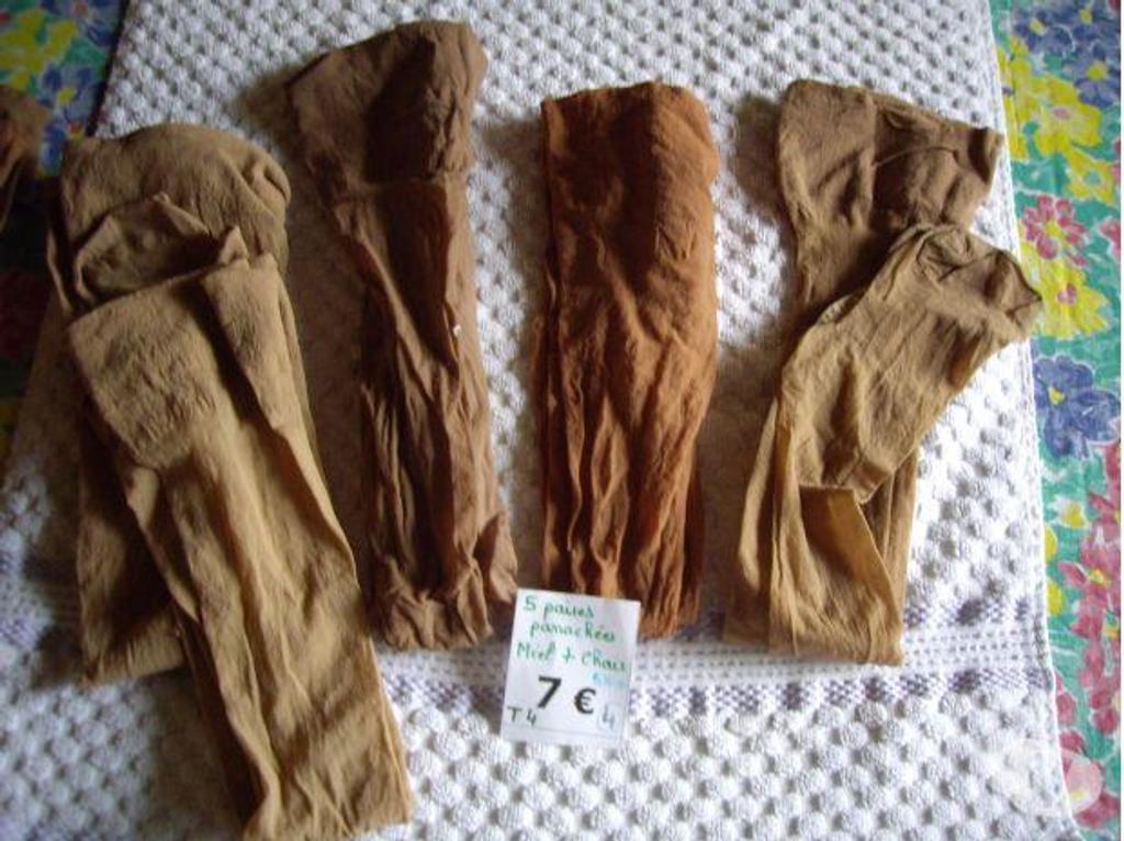Vêtements occasion Bas-Rhin Bouxwiller - 67330 - Photos Vivastreet Paires de BAS en Taille 4