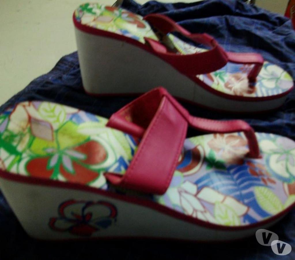 Chaussures Bas-Rhin Bouxwiller - 67330 - Photos Vivastreet Entredoigts à talons compensés Fuchsia pt 38 à 2 €