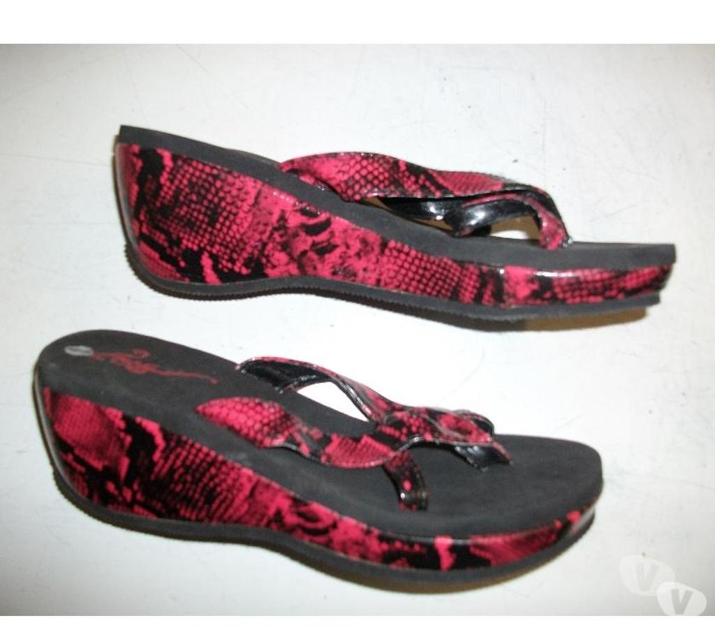 Chaussures Bas-Rhin Bouxwiller - 67330 - Photos Vivastreet Entredoigts à haut talon Rouge imprimé Python pt 38