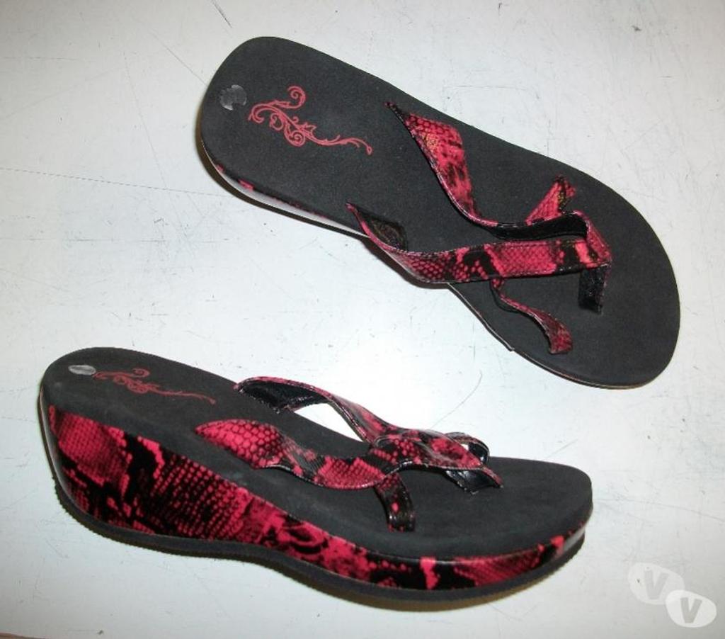 Chaussures Bas-Rhin Bouxwiller - 67330 - Photos Vivastreet Entredoigts à haut talon Rouge imprimé Python pt 38
