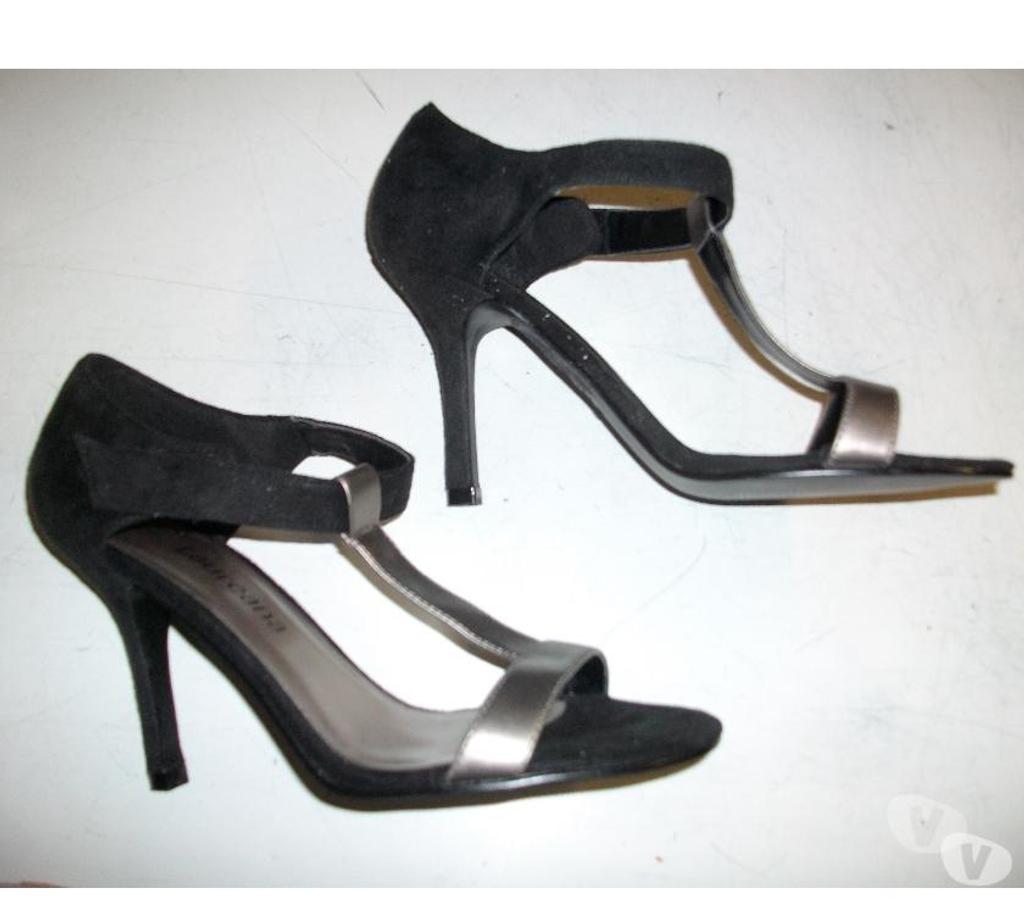 Chaussures Bas-Rhin Bouxwiller - 67330 - Photos Vivastreet Sandales Noir Argenté à scratch talons 10 cm pt 39 à 8 €