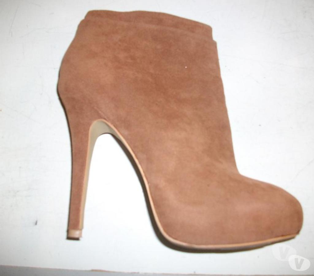 Chaussures Bas-Rhin Bouxwiller - 67330 - Photos Vivastreet Bottines Camel à talons 13 cm pointure 40- 12 €