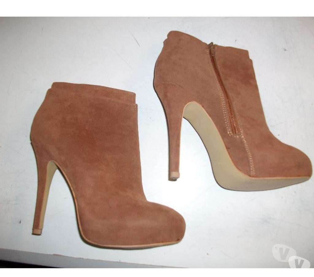 Chaussures Bas-Rhin Bouxwiller - 67330 - Photos Vivastreet Bottines Camel à talons 13 cm pointure 40- 12 €