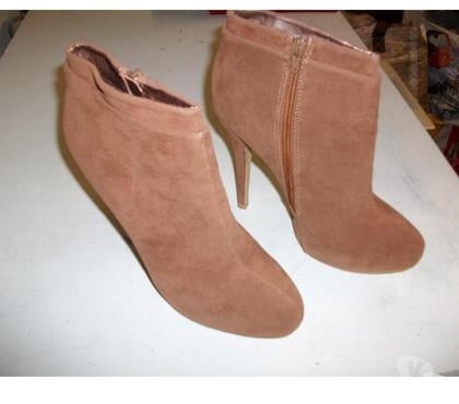 Chaussures et bottes occasion Bouxwiller Bas-Rhin - Photos Vivastreet Bottines Camel à talons 13 cm pointure 40- 12 €