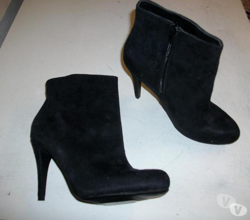Chaussures Bas-Rhin Bouxwiller - 67330 - Photos Vivastreet Bottines Noir daim pt 40 à talons 11 cm à 15 €-neuves