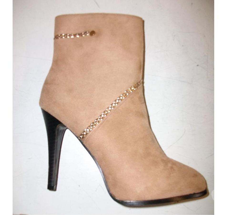 Chaussures Bas-Rhin Bouxwiller - 67330 - Photos Vivastreet Bottines fourrées Beige filamant doré -talons de 12 cm-pt 39
