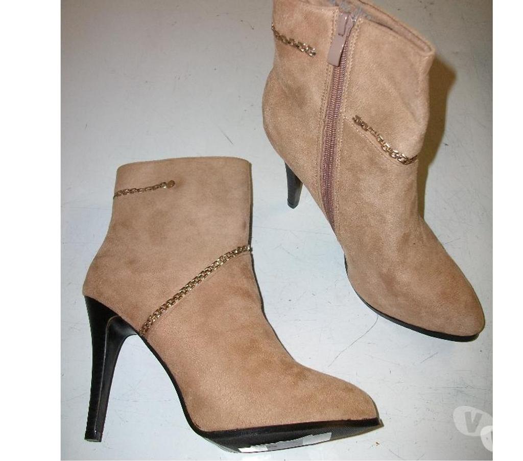 Chaussures Bas-Rhin Bouxwiller - 67330 - Photos Vivastreet Bottines fourrées Beige filamant doré -talons de 12 cm-pt 39